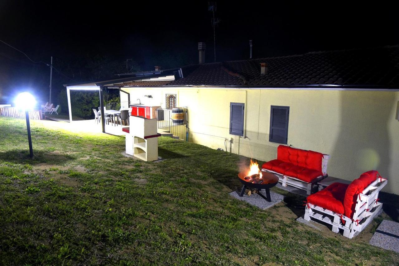 Casavacanzedezza Montecalvo Versiggia Exteriör bild