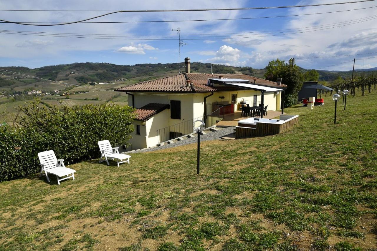 Casavacanzedezza Montecalvo Versiggia Exteriör bild