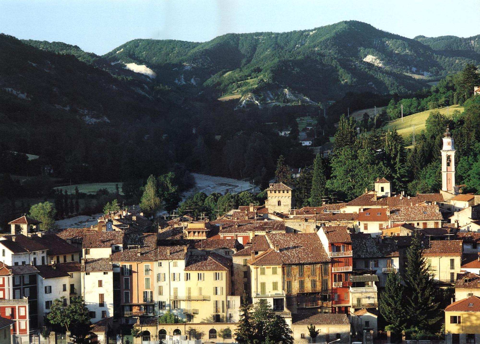 Casavacanzedezza Montecalvo Versiggia Exteriör bild