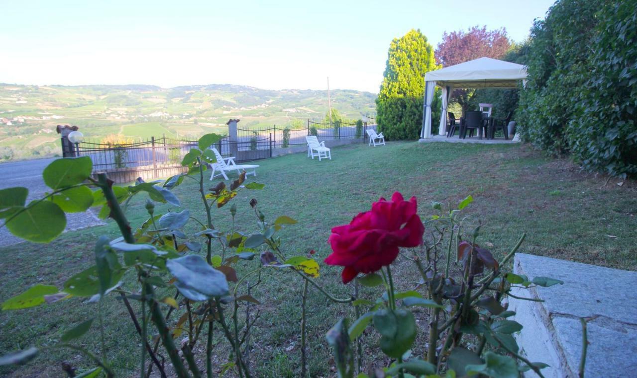Casavacanzedezza Montecalvo Versiggia Exteriör bild