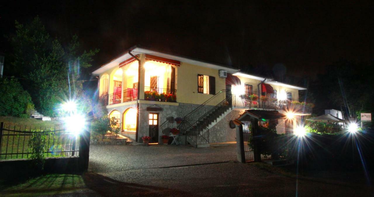 Casavacanzedezza Montecalvo Versiggia Exteriör bild